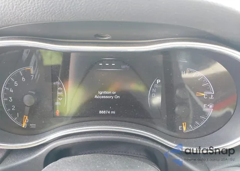 2017 Jeep Grand Cherokee Laredo 4X4 z USA, uszkodzony, nr VIN 1C4RJFAG4HC859122